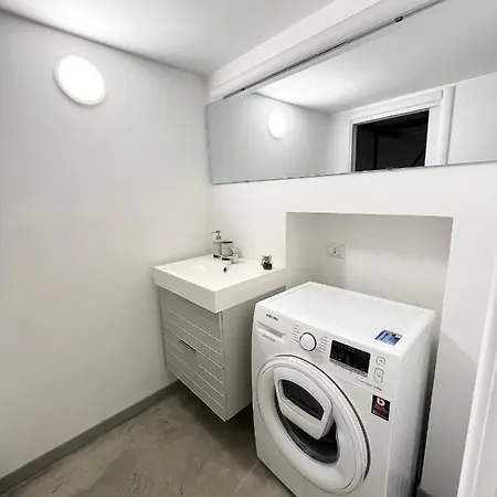Loft Moderno A 10 Min Dal Centro Apartment